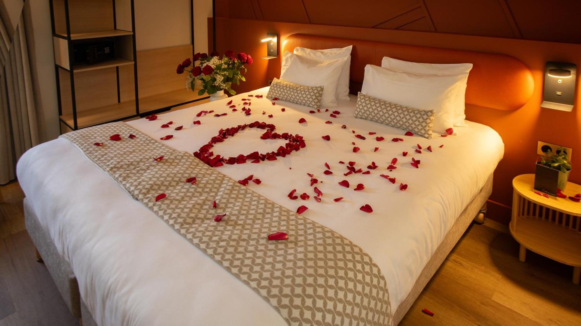 Hotel Nell Saint-Marcel  Екстер'єр фото