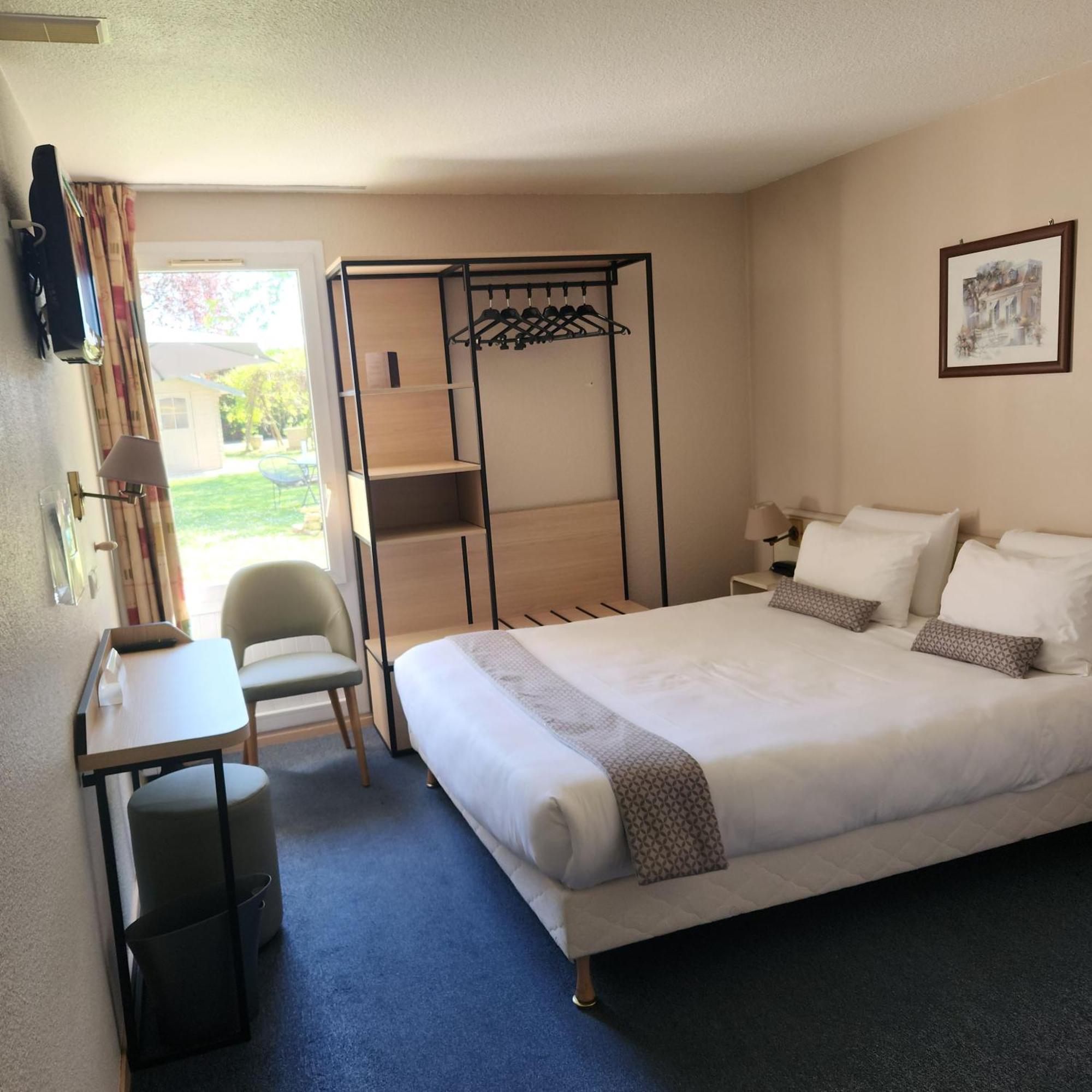 Hotel Nell Saint-Marcel  Екстер'єр фото